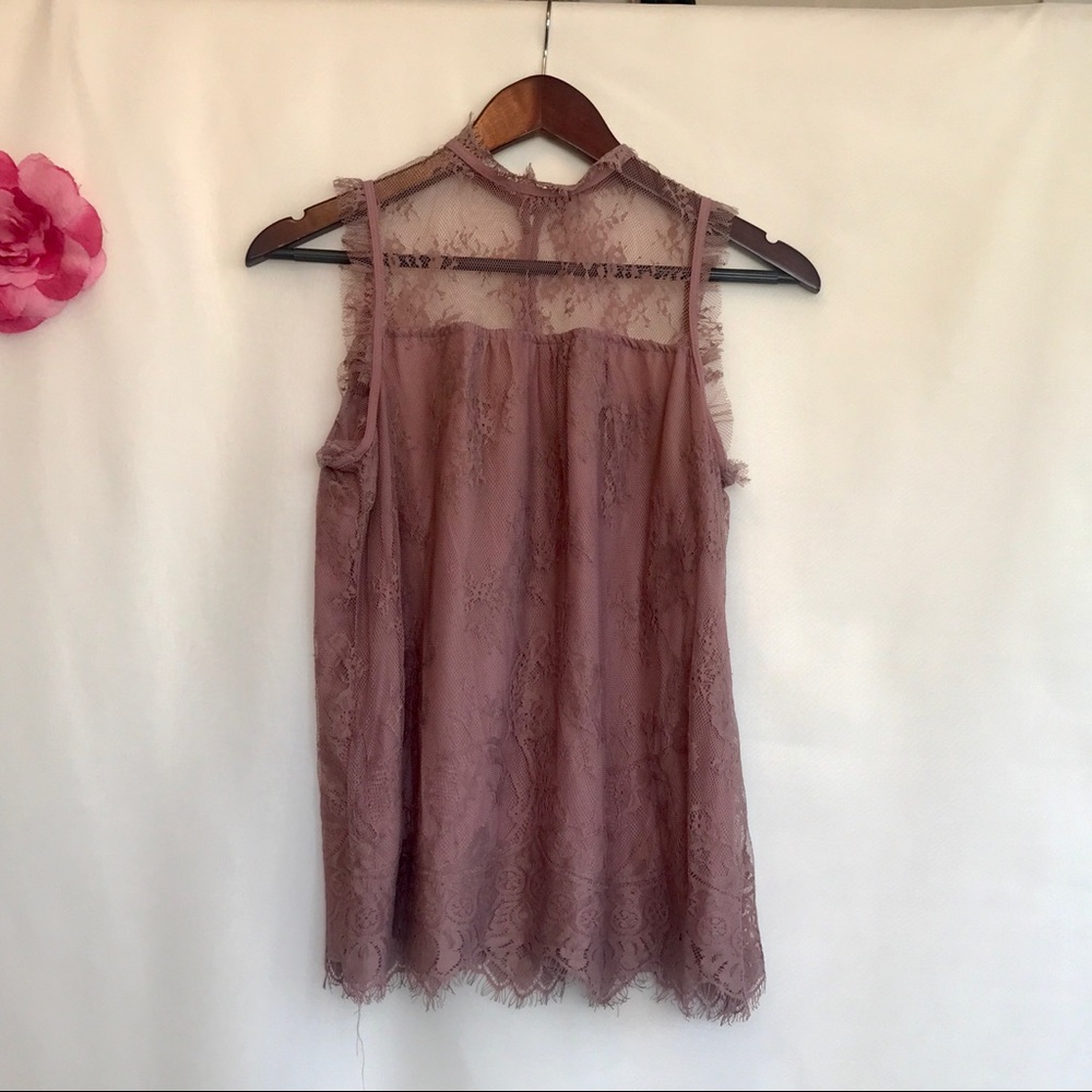 Xhilaration dusty rose lace top A205